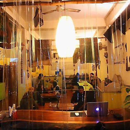 Bona Cafe Restaurant & Sala Guest House Varanasi Exterior photo